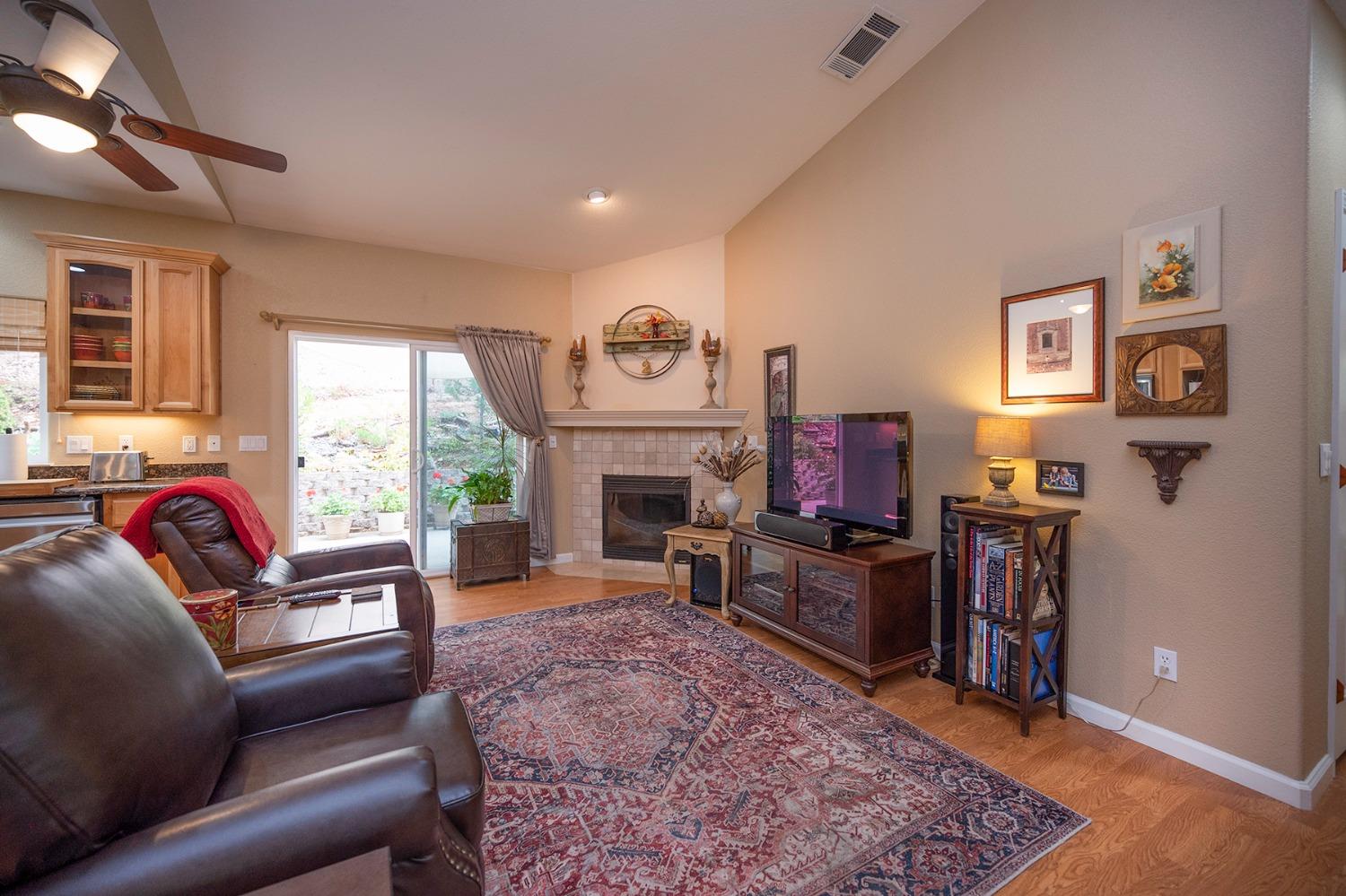 Detail Gallery Image 11 of 42 For 6460 Deer Canyon Ct, Placerville,  CA 95667 - 3 Beds | 2 Baths