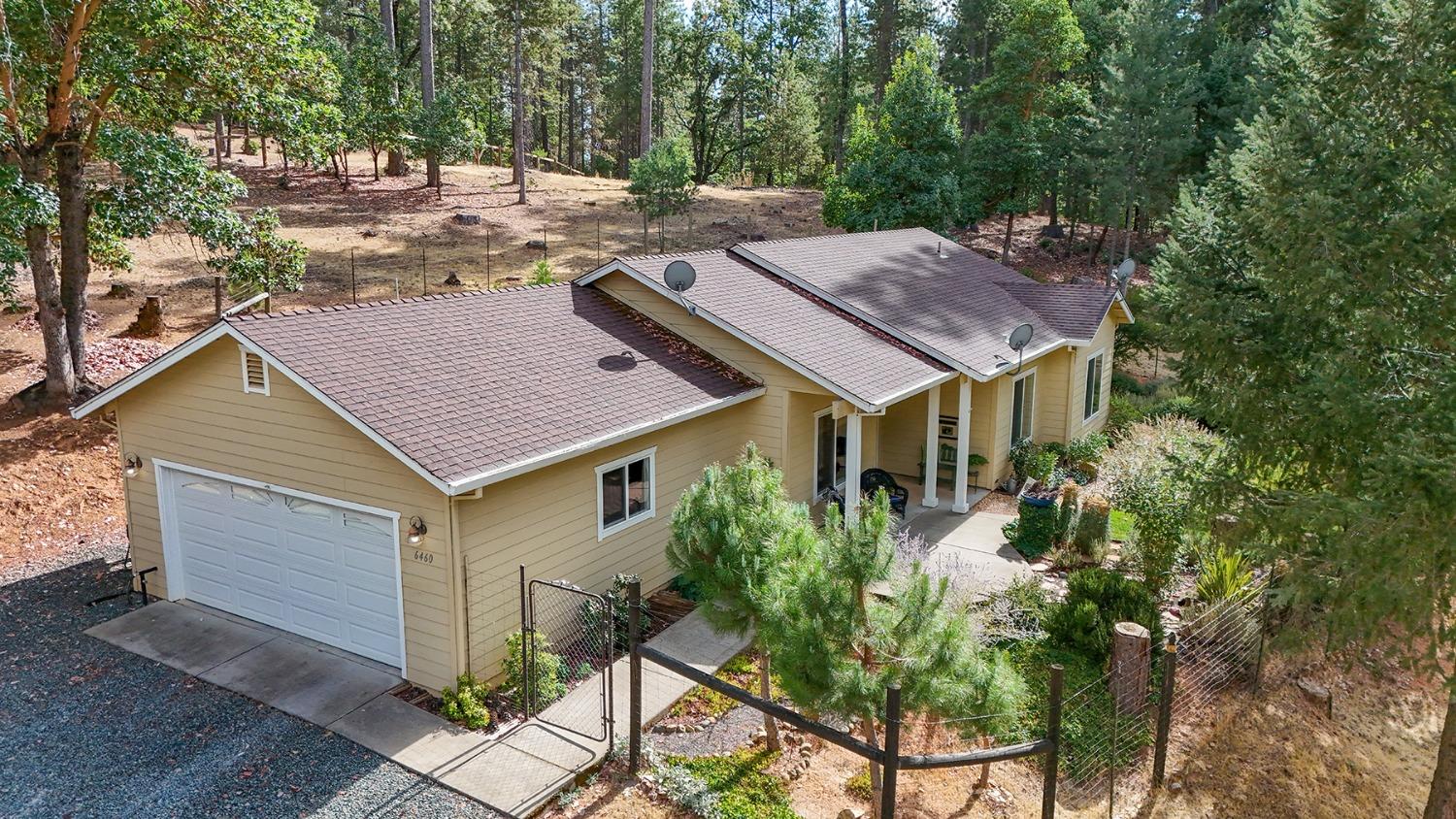 Detail Gallery Image 3 of 42 For 6460 Deer Canyon Ct, Placerville,  CA 95667 - 3 Beds | 2 Baths