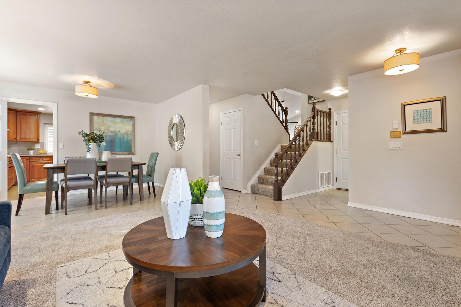 Detail Gallery Image 5 of 41 For 7455 Castano Way, Sacramento,  CA 95831 - 4 Beds | 2/1 Baths