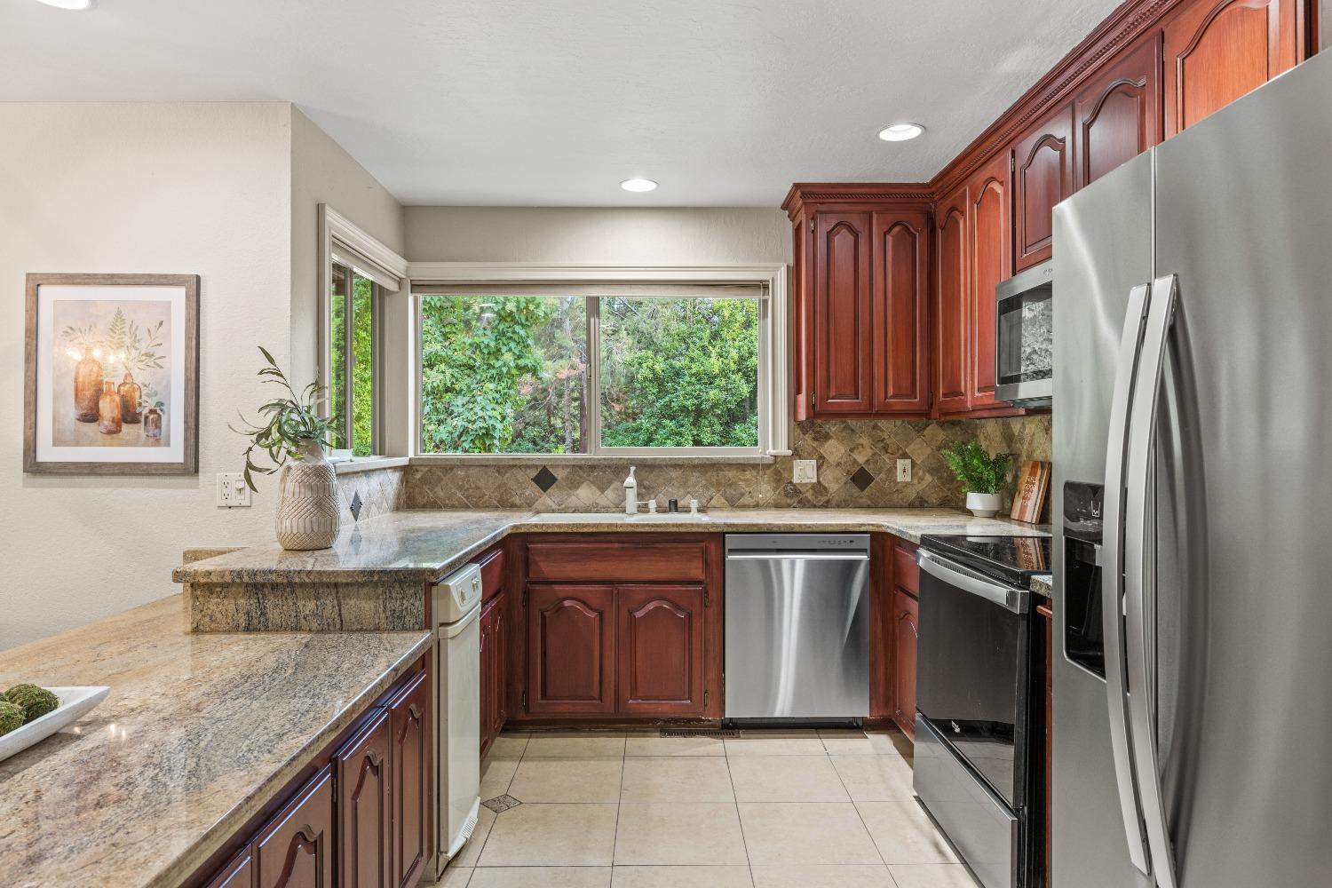 Detail Gallery Image 18 of 76 For 9920 Willey Ct, Granite Bay,  CA 95746 - 4 Beds | 2/1 Baths