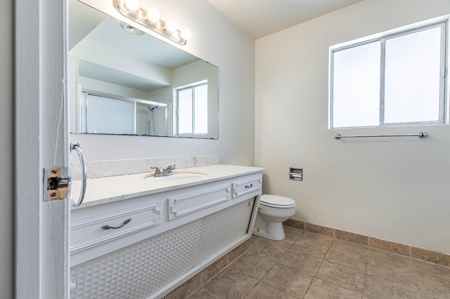 Detail Gallery Image 13 of 23 For 805 Tully Rd #32,  Modesto,  CA 95350 - 2 Beds | 2 Baths