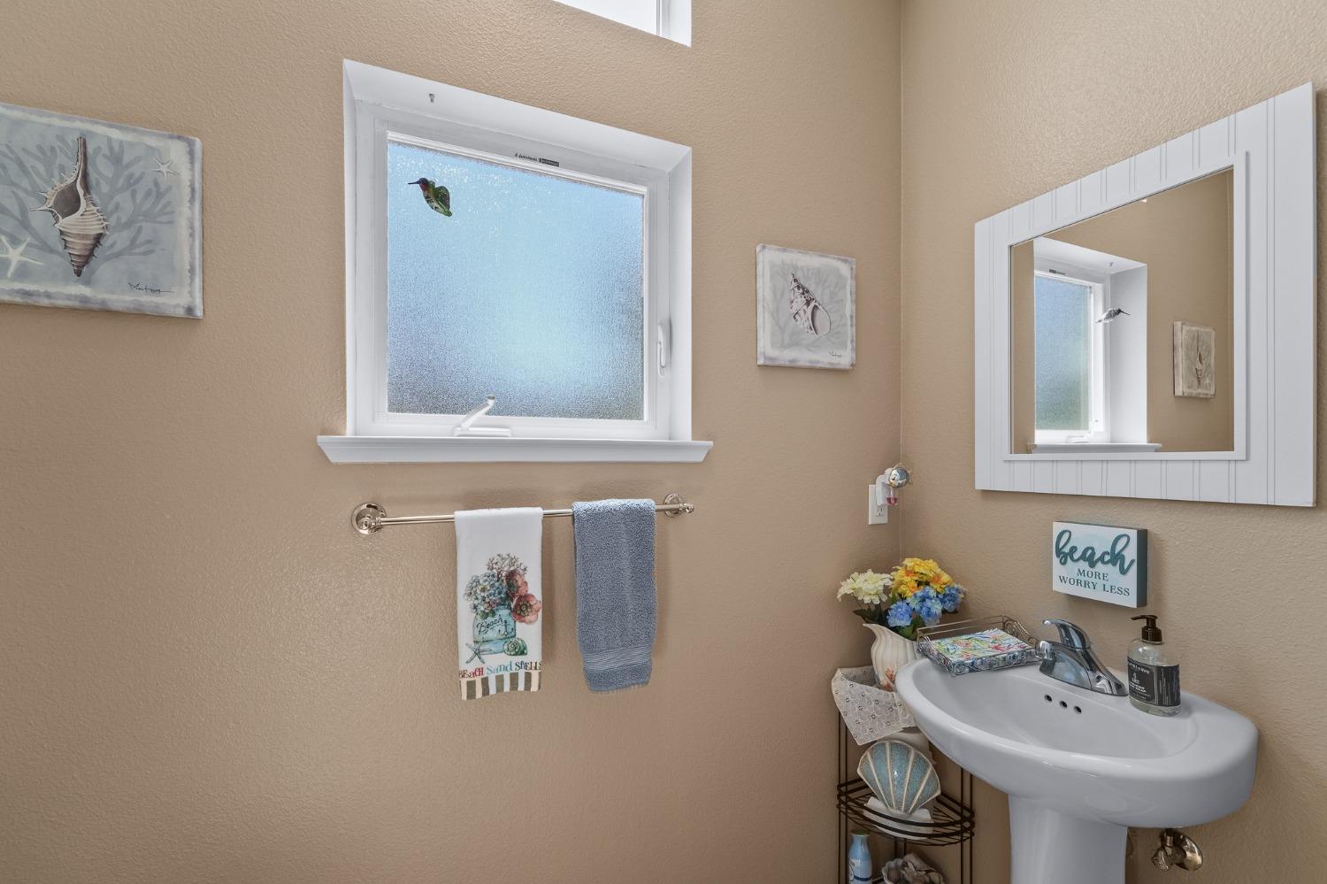 Detail Gallery Image 13 of 47 For 117 Fife Ln, Aptos,  CA 95003 - 3 Beds | 2/1 Baths