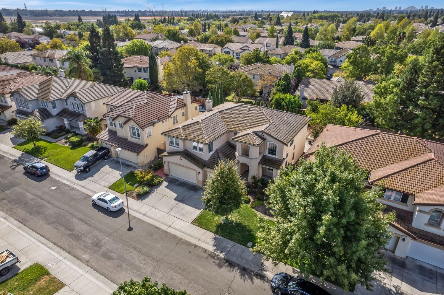 Detail Gallery Image 38 of 52 For 161 Menard Cir, Sacramento,  CA 95835 - 4 Beds | 3 Baths