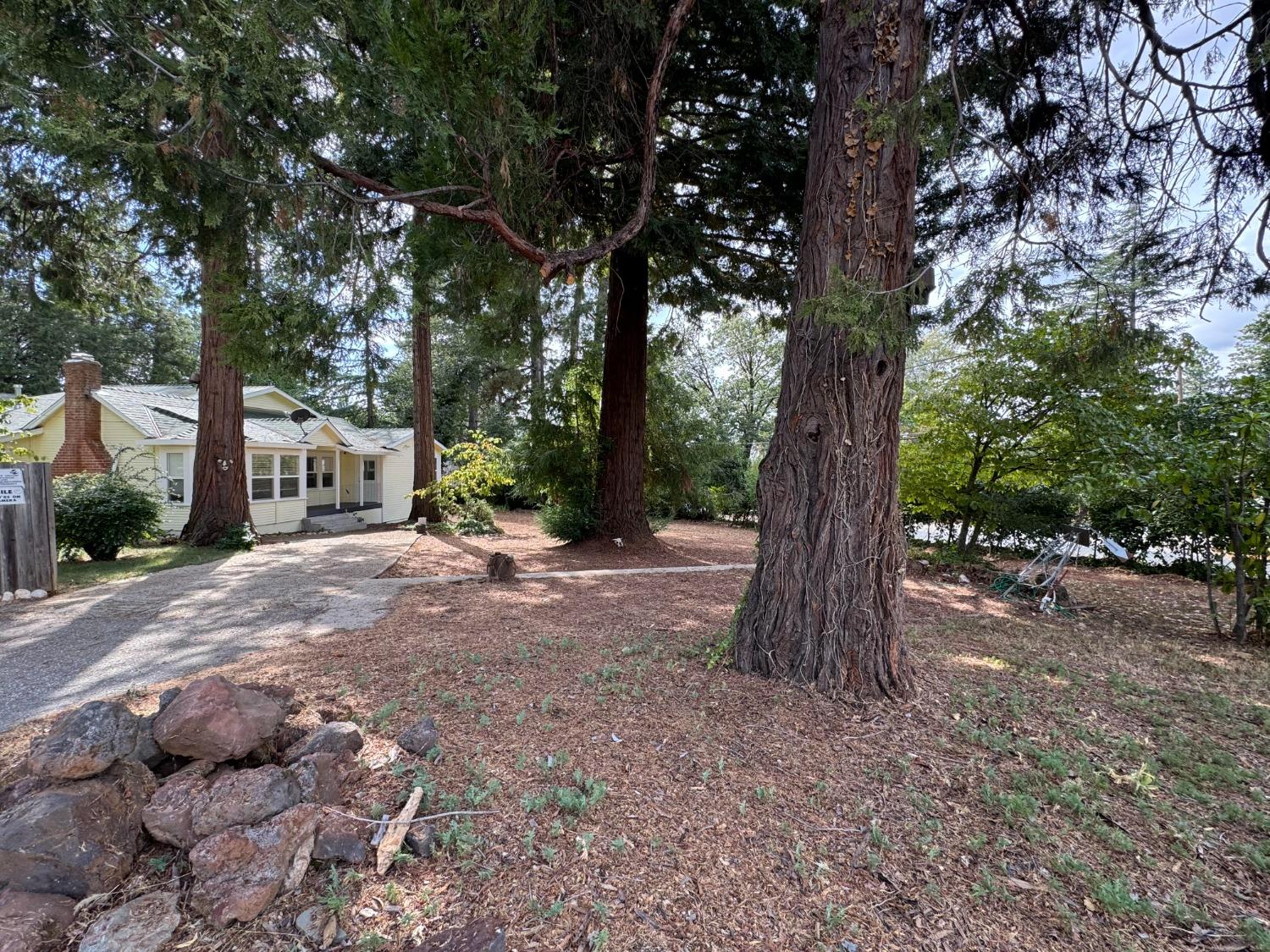 Detail Gallery Image 2 of 25 For 13233 Ridge Rd, Grass Valley,  CA 95945 - 3 Beds | 2 Baths