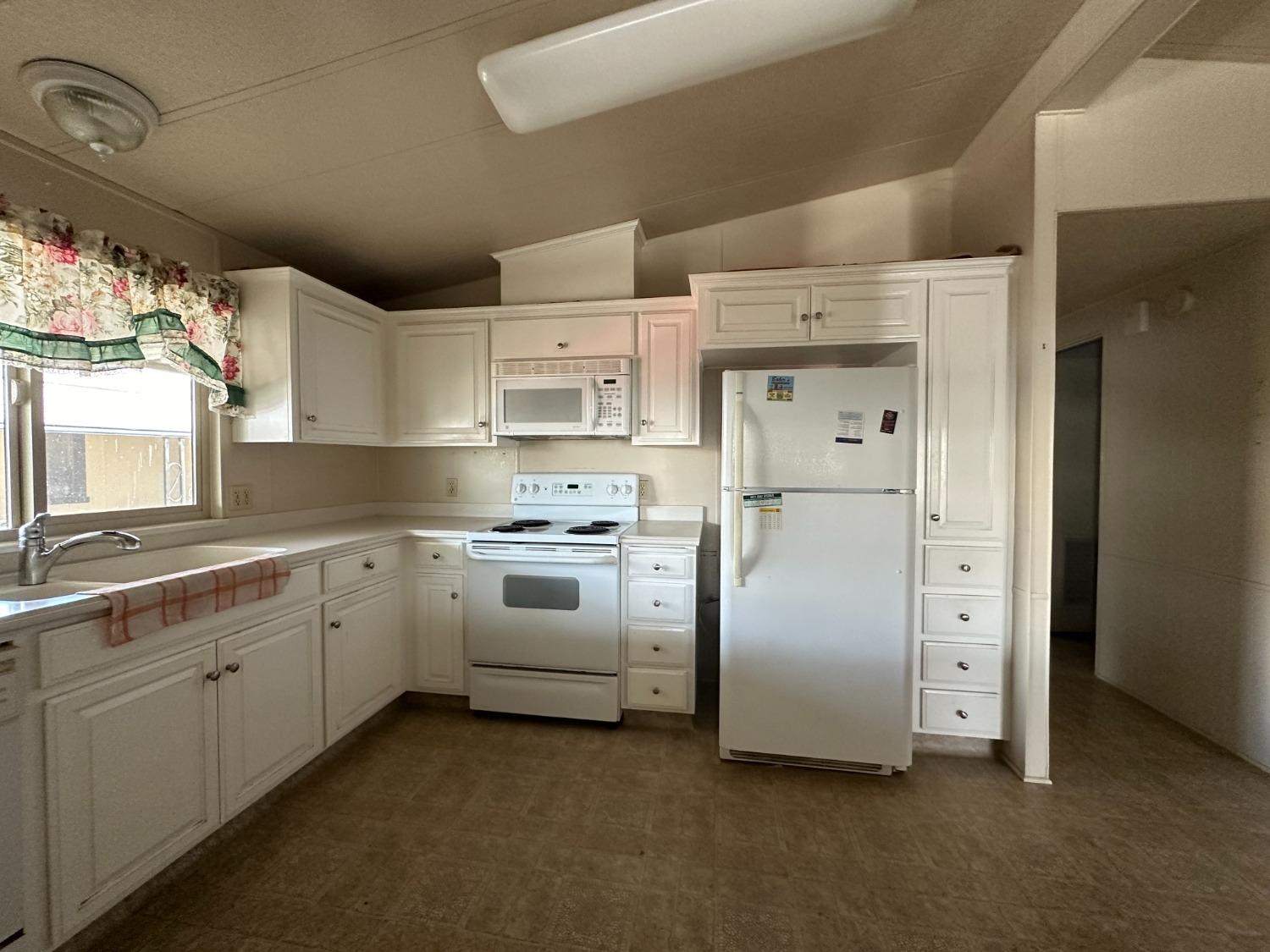 Detail Gallery Image 34 of 38 For 19960 American Ave 6, Hilmar,  CA 95324 - 2 Beds | 2 Baths