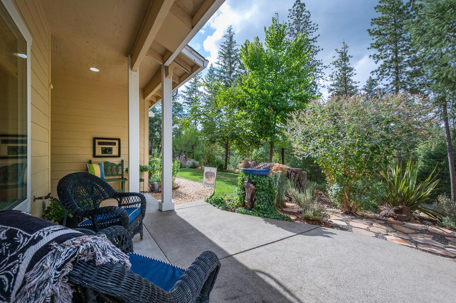 Detail Gallery Image 5 of 42 For 6460 Deer Canyon Ct, Placerville,  CA 95667 - 3 Beds | 2 Baths