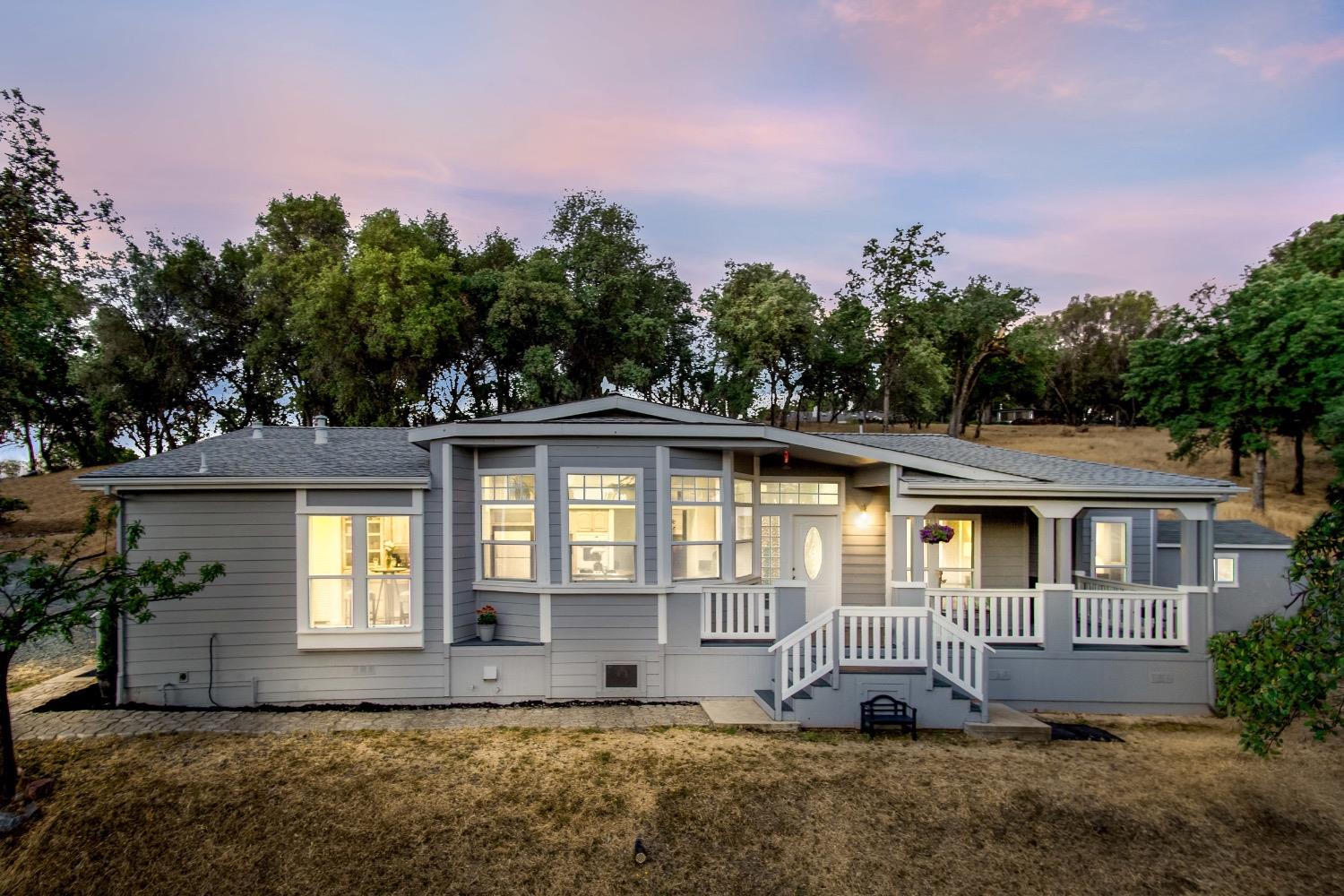 Detail Gallery Image 1 of 75 For 24090 Restive Way, Grass Valley,  CA 95949 - 4 Beds | 2/1 Baths