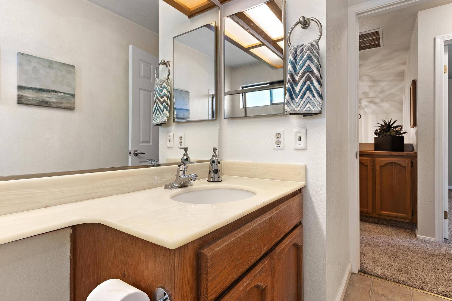 Detail Gallery Image 30 of 41 For 7455 Castano Way, Sacramento,  CA 95831 - 4 Beds | 2/1 Baths