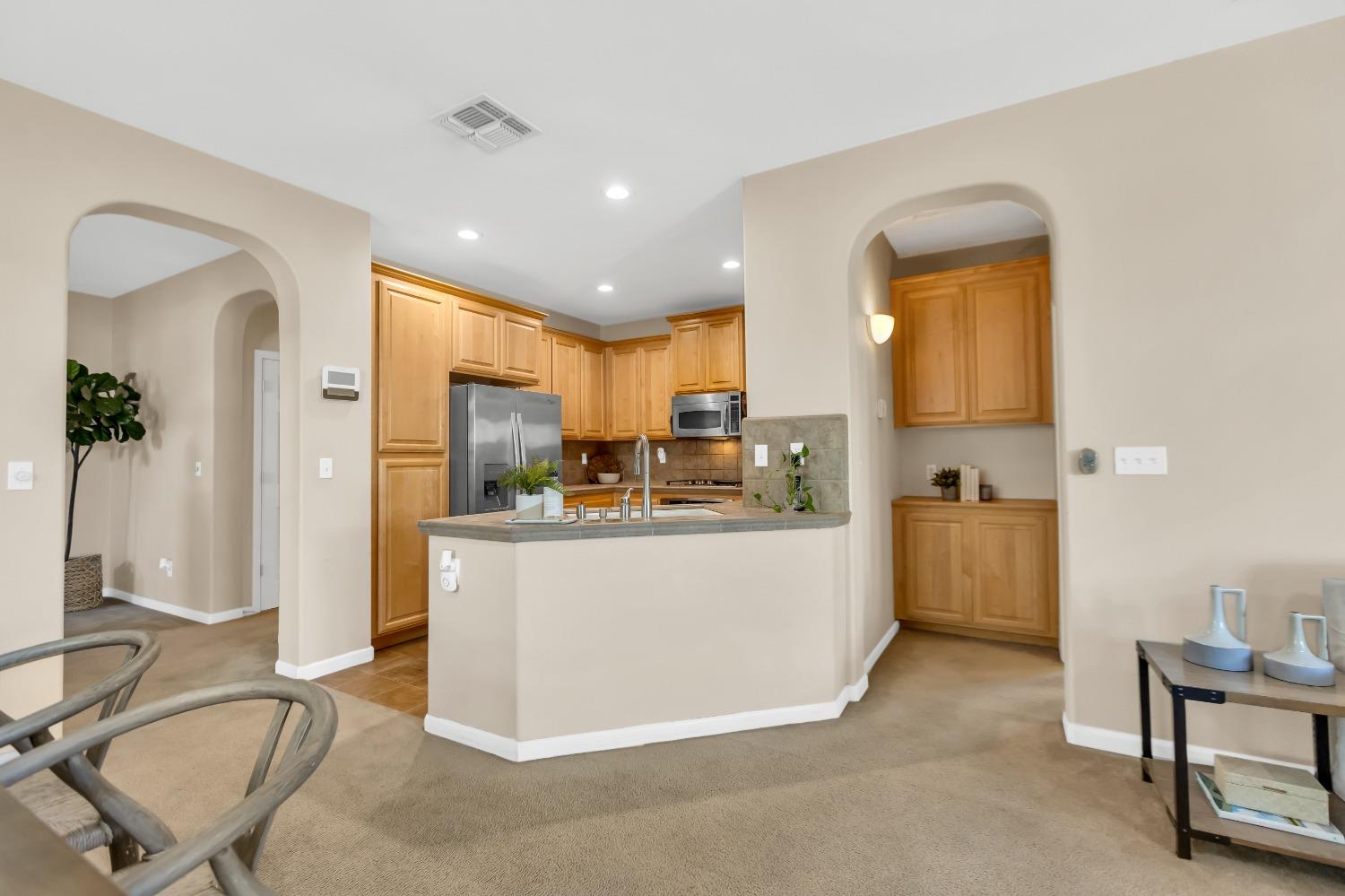 Detail Gallery Image 15 of 54 For 3063 Brunnet Ln, Sacramento,  CA 95833 - 3 Beds | 2 Baths