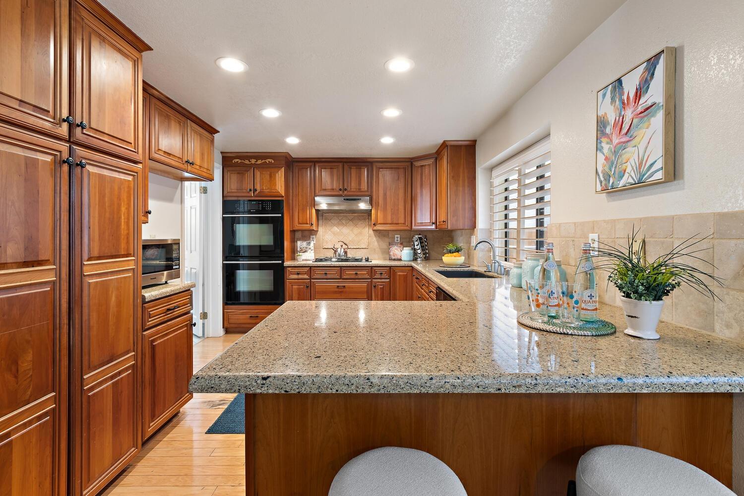 Detail Gallery Image 9 of 41 For 7455 Castano Way, Sacramento,  CA 95831 - 4 Beds | 2/1 Baths