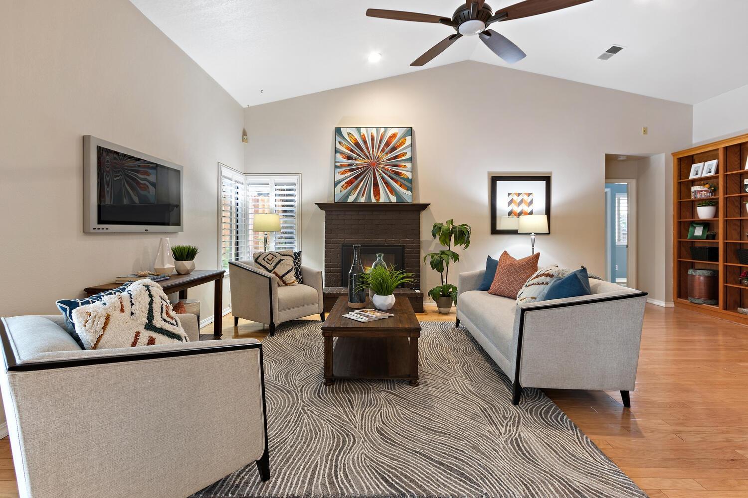 Detail Gallery Image 15 of 41 For 7455 Castano Way, Sacramento,  CA 95831 - 4 Beds | 2/1 Baths