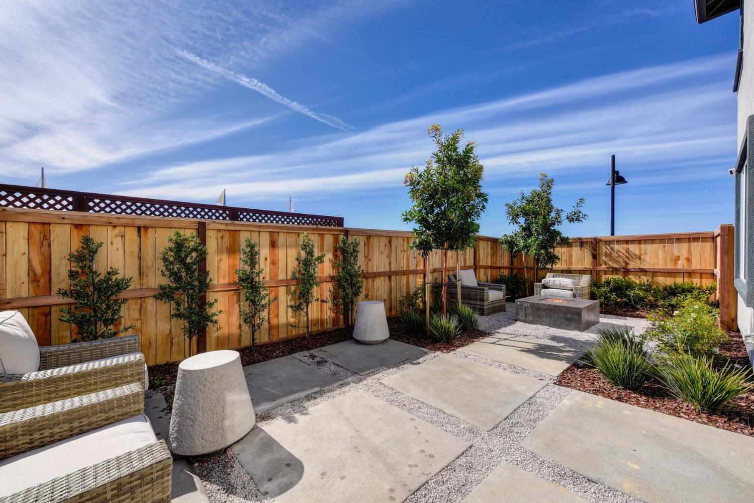 Detail Gallery Image 13 of 56 For 3420 Magnolia Way, Folsom,  CA 95630 - 3 Beds | 2/1 Baths