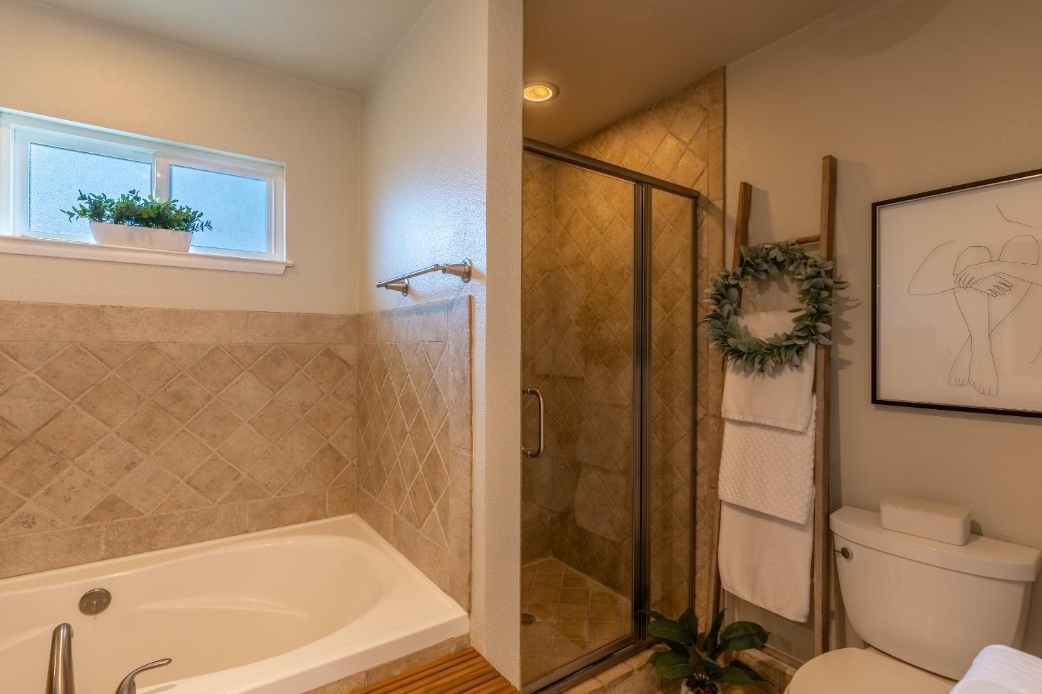 Detail Gallery Image 9 of 36 For 2518 Kirkwood Ave, Modesto,  CA 95350 - 3 Beds | 3/1 Baths