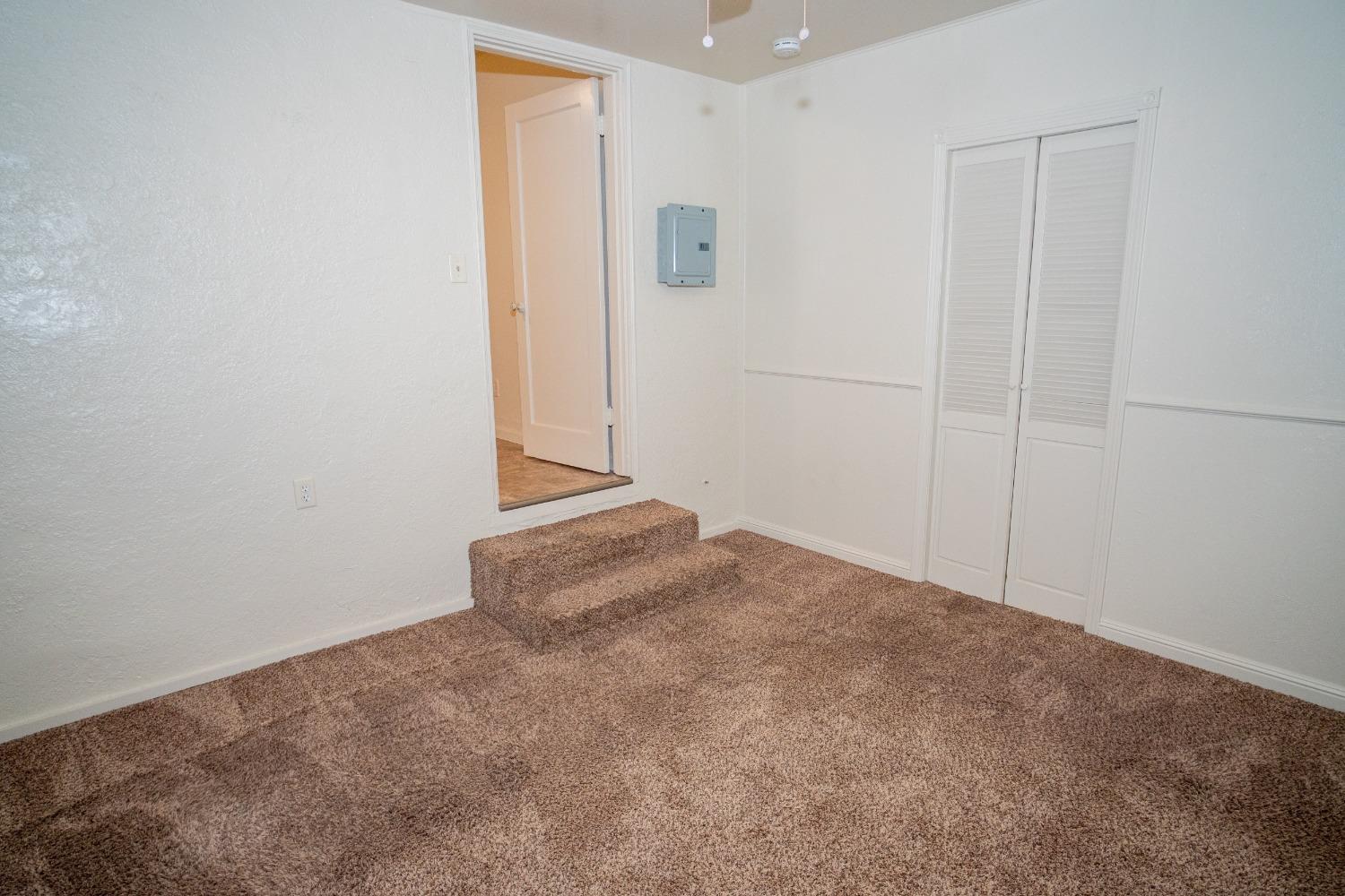 Laurel Avenue, Atwater, California image 8