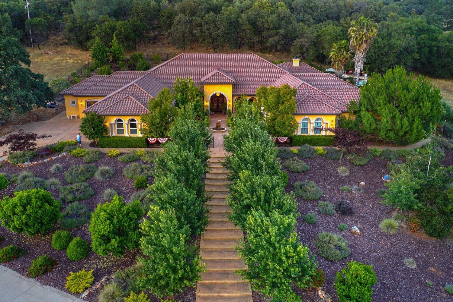 Detail Gallery Image 8 of 87 For 3645 Tri Family Rd, Pilot Hill,  CA 95664 - 4 Beds | 4/1 Baths