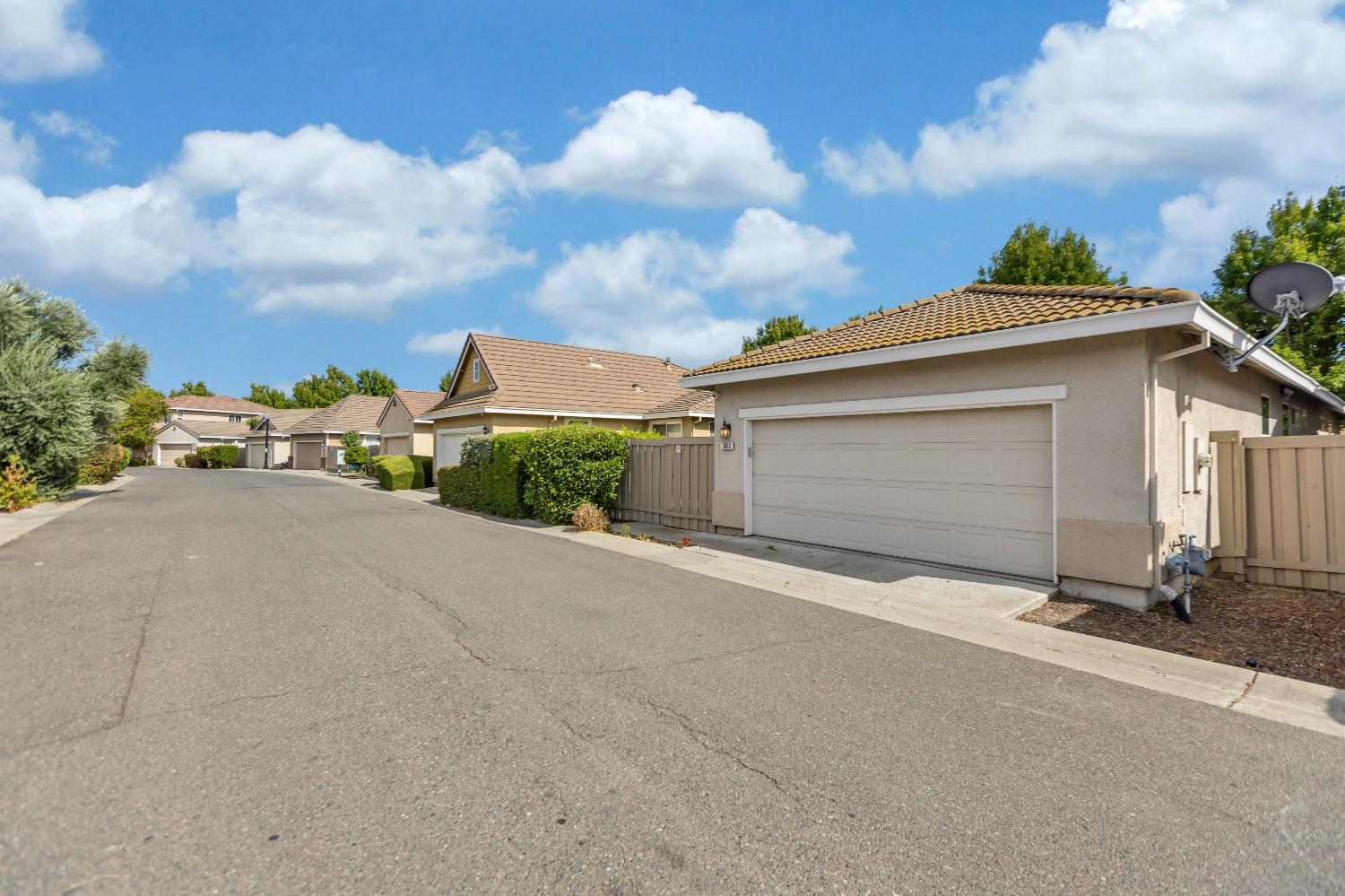 Detail Gallery Image 47 of 54 For 3063 Brunnet Ln, Sacramento,  CA 95833 - 3 Beds | 2 Baths