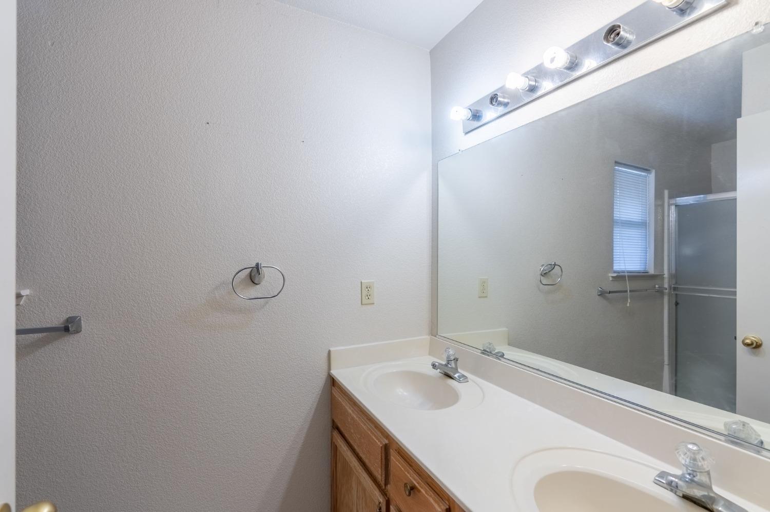 Detail Gallery Image 16 of 24 For 1126 San Miguel St, Escalon,  CA 95320 - 3 Beds | 2 Baths