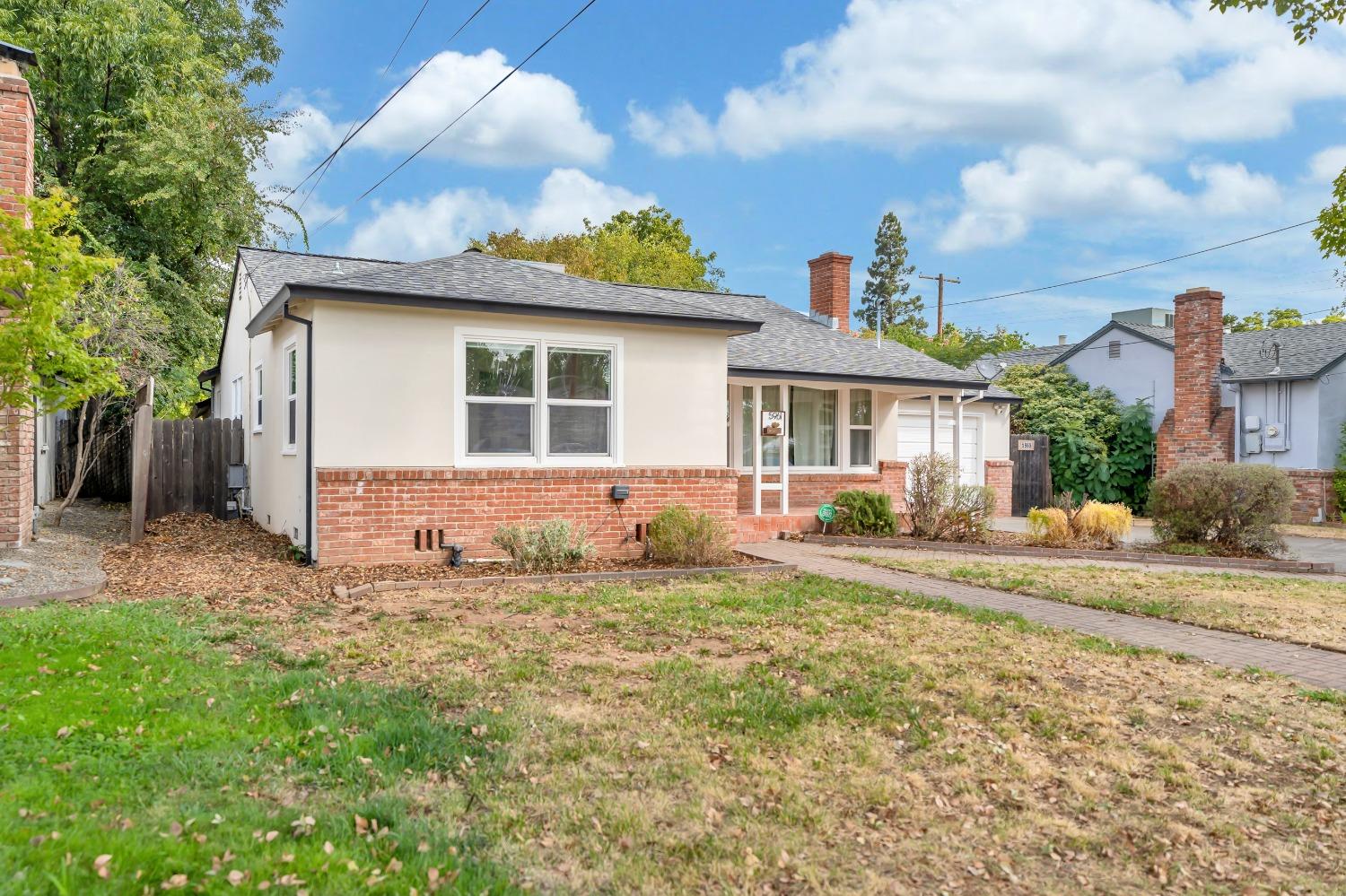 Detail Gallery Image 2 of 55 For 5961 19th Ave, Sacramento,  CA 95820 - 3 Beds | 2 Baths