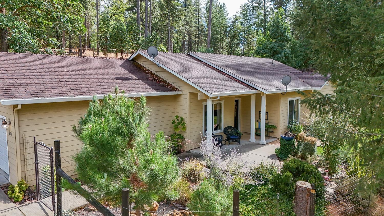 Detail Gallery Image 2 of 42 For 6460 Deer Canyon Ct, Placerville,  CA 95667 - 3 Beds | 2 Baths