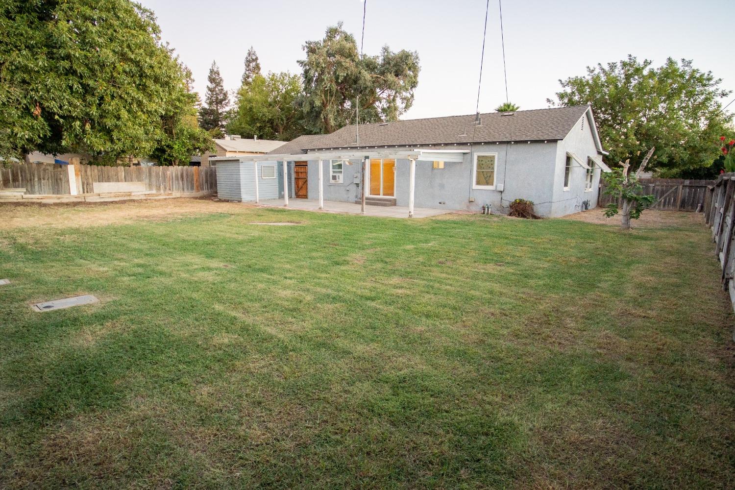 Laurel Avenue, Atwater, California image 16