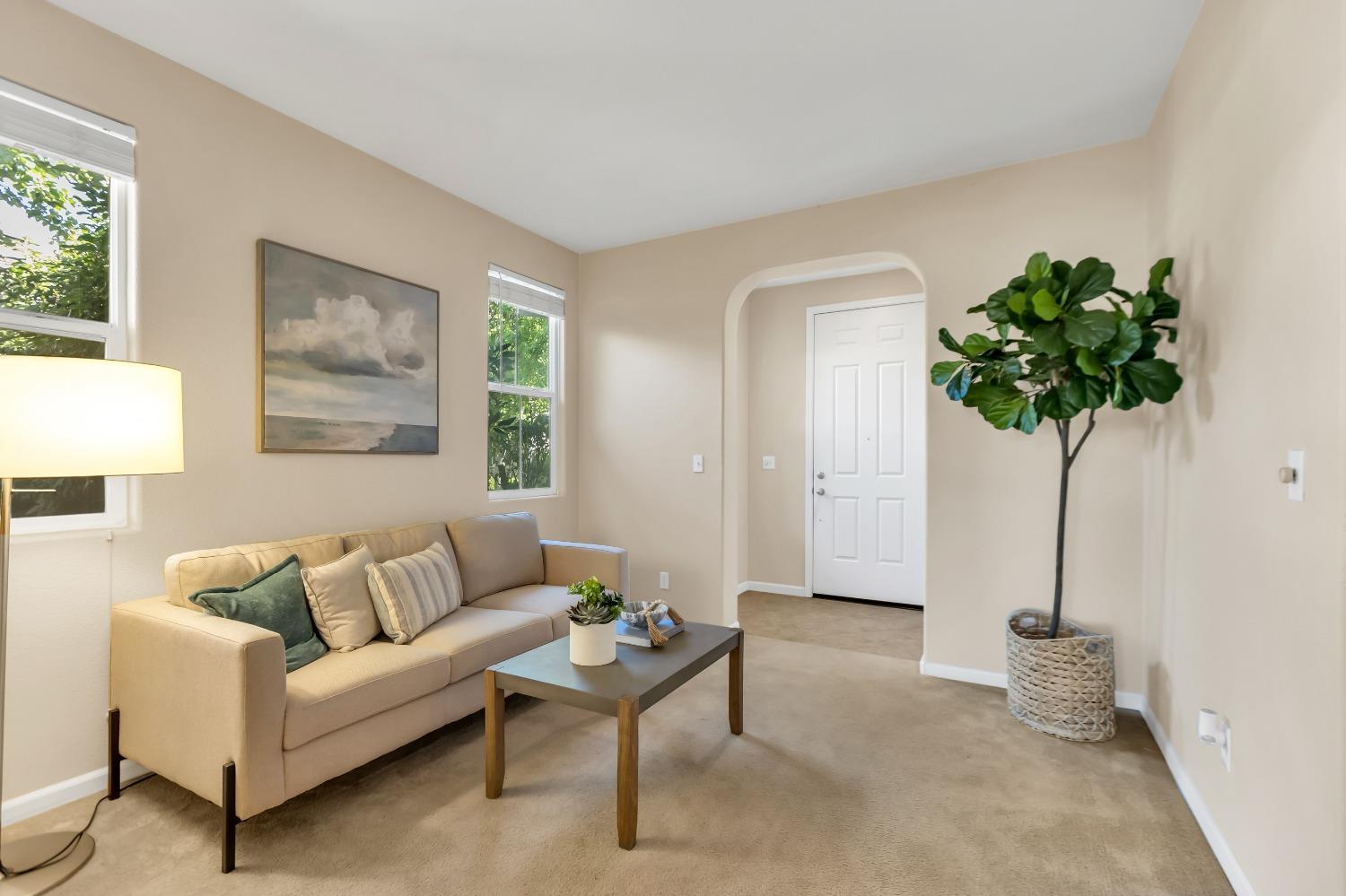 Detail Gallery Image 5 of 54 For 3063 Brunnet Ln, Sacramento,  CA 95833 - 3 Beds | 2 Baths