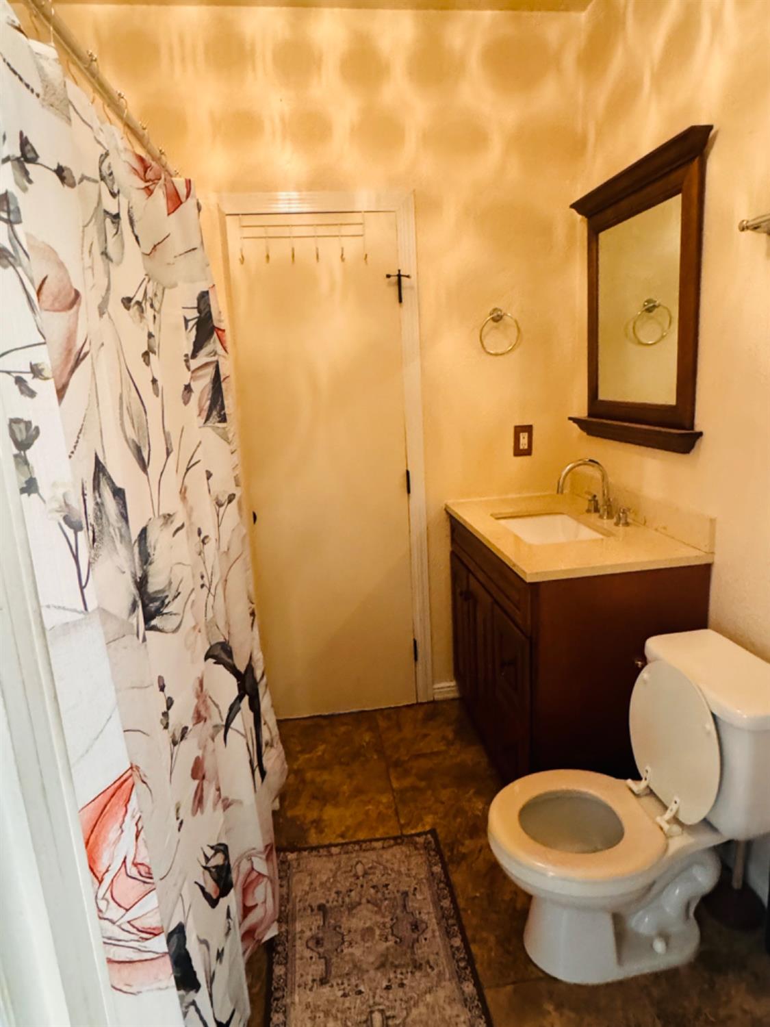 Detail Gallery Image 3 of 18 For 351 S Ash St, Stockton,  CA 95205 - 2 Beds | 1 Baths