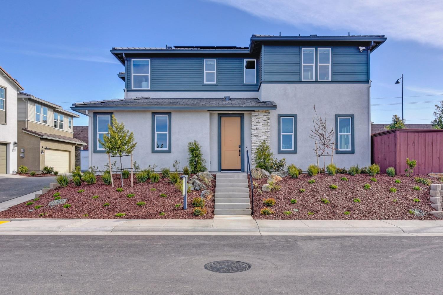 Detail Gallery Image 1 of 56 For 3420 Magnolia Way, Folsom,  CA 95630 - 3 Beds | 2/1 Baths