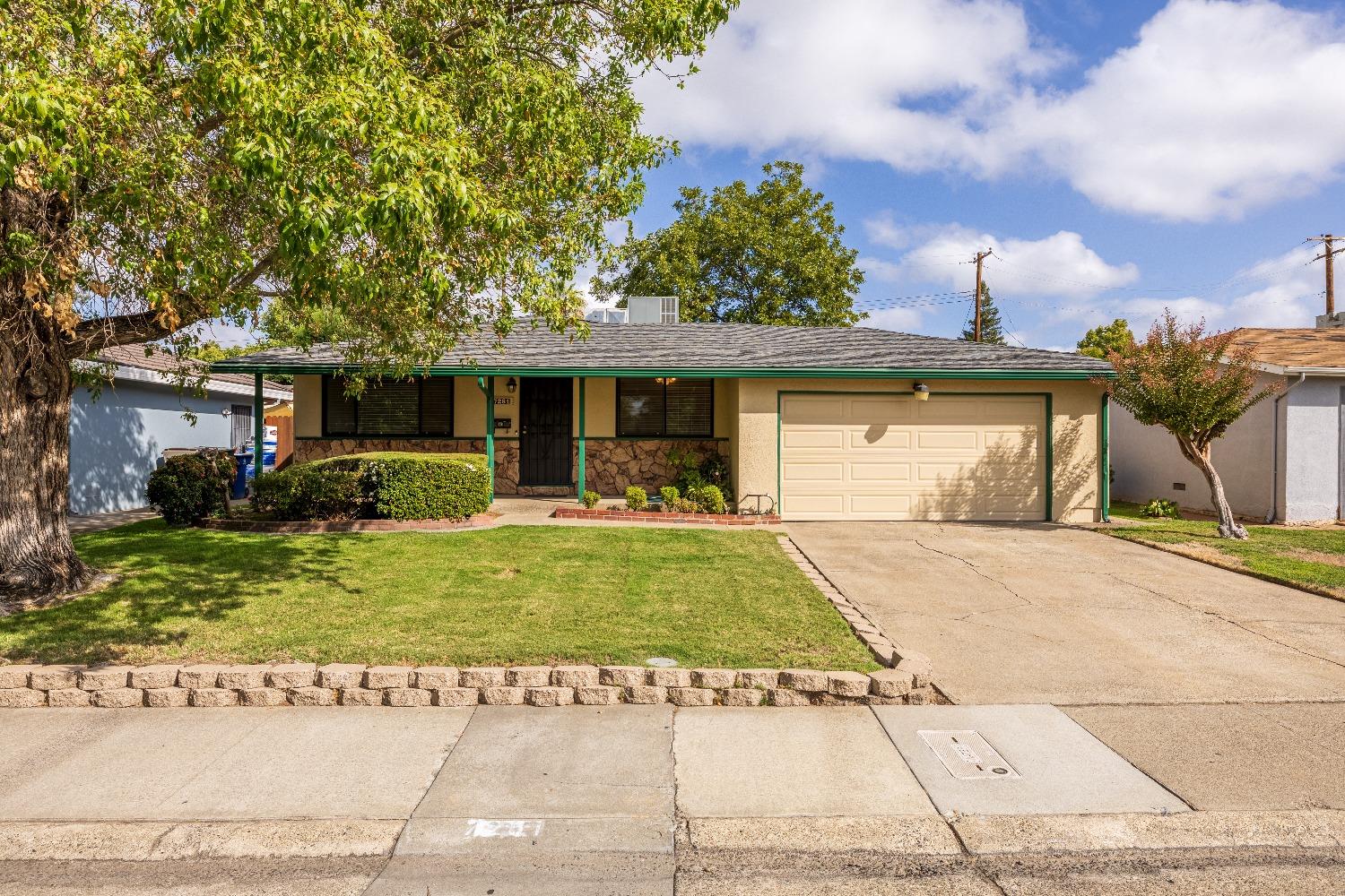 Detail Gallery Image 1 of 1 For 7281 21st Ave, Sacramento,  CA 95820 - 3 Beds | 2 Baths