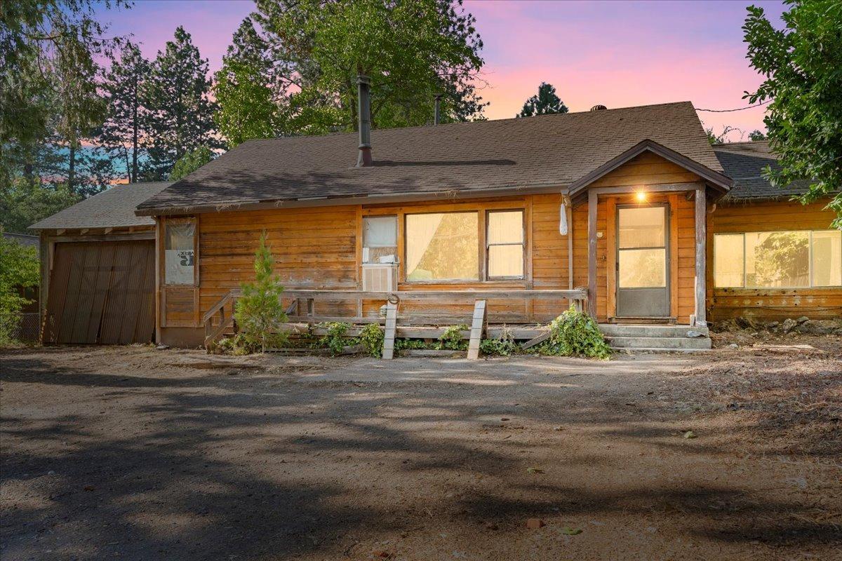 Detail Gallery Image 1 of 26 For 11548 Ridge Rd, Nevada City,  CA 95959 - 3 Beds | 1 Baths