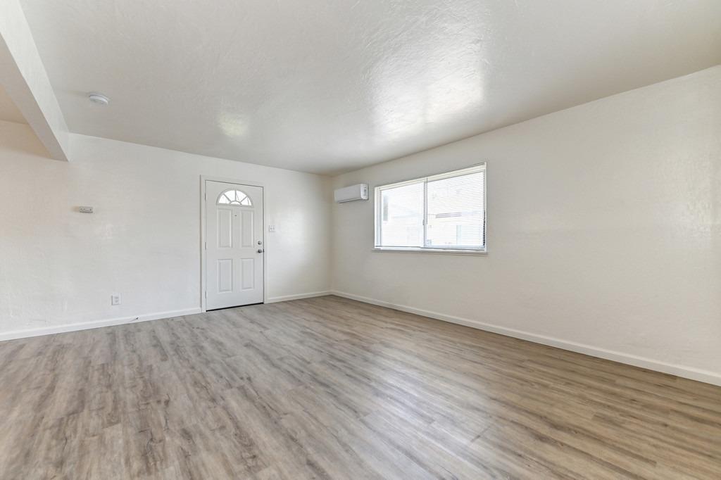 Detail Gallery Image 7 of 22 For 1956 Grand Ave, Sacramento,  CA 95838 - 2 Beds | 1 Baths