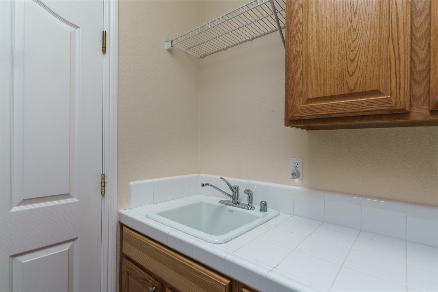 Detail Gallery Image 15 of 35 For 2223 Ryedale Ln, Sacramento,  CA 95835 - 2 Beds | 2 Baths