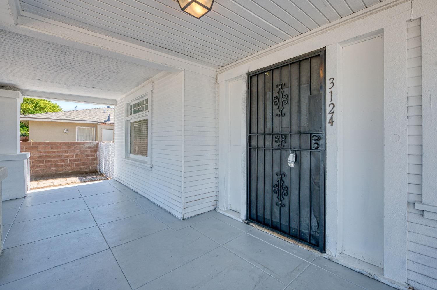 Detail Gallery Image 7 of 36 For 3124 E Madison Ave, Fresno,  CA 93702 - 3 Beds | 2 Baths