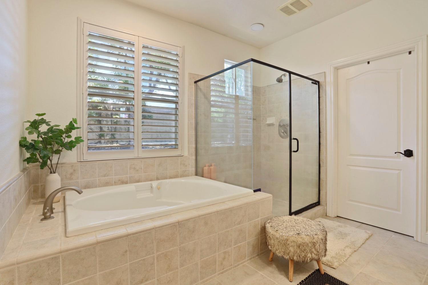 Detail Gallery Image 27 of 43 For 1238 River Pointe Dr, Lodi,  CA 95240 - 4 Beds | 3/1 Baths