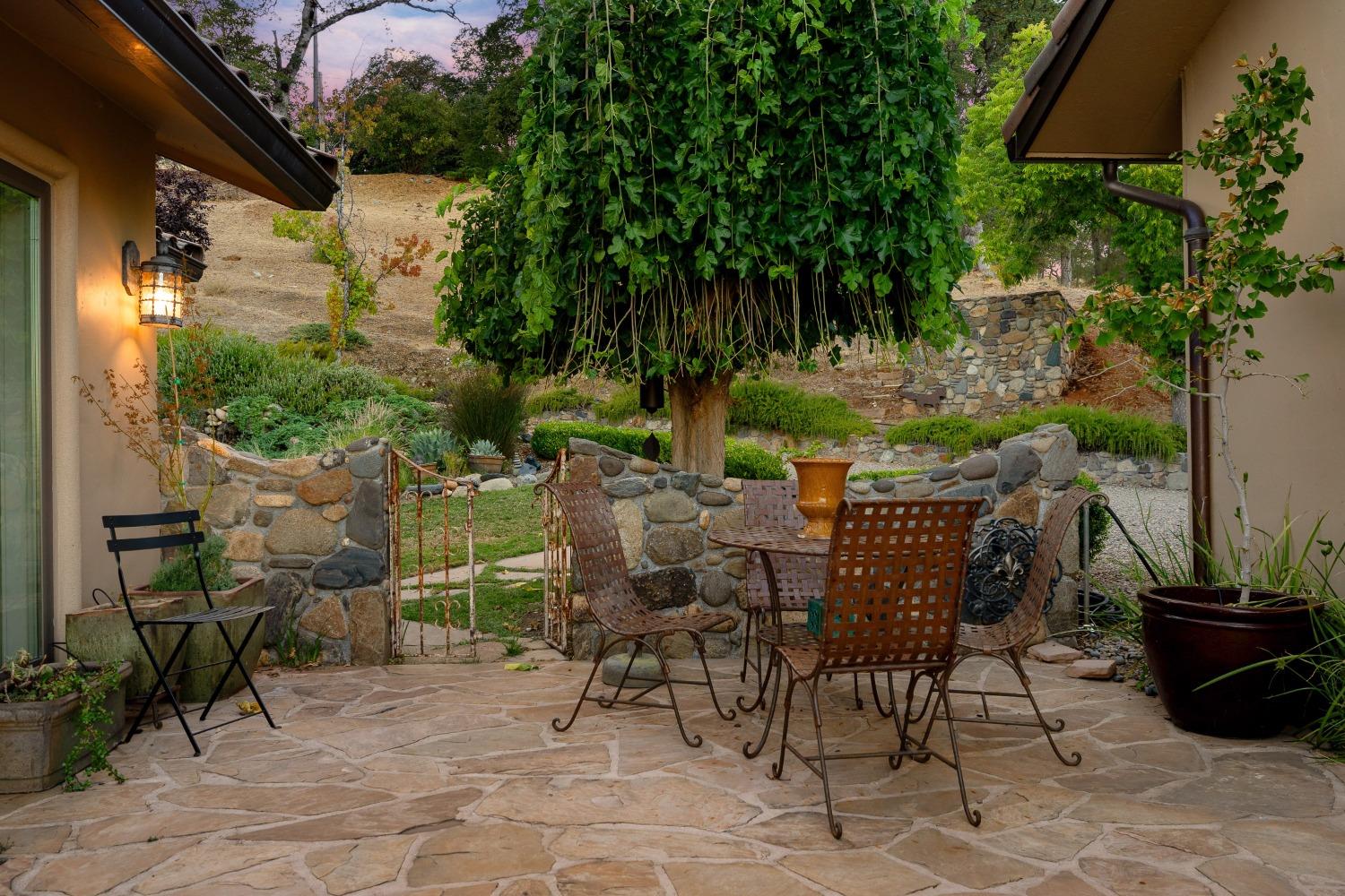 Detail Gallery Image 9 of 68 For 5050 Glory View Dr, Placerville,  CA 95667 - 4 Beds | 3/1 Baths