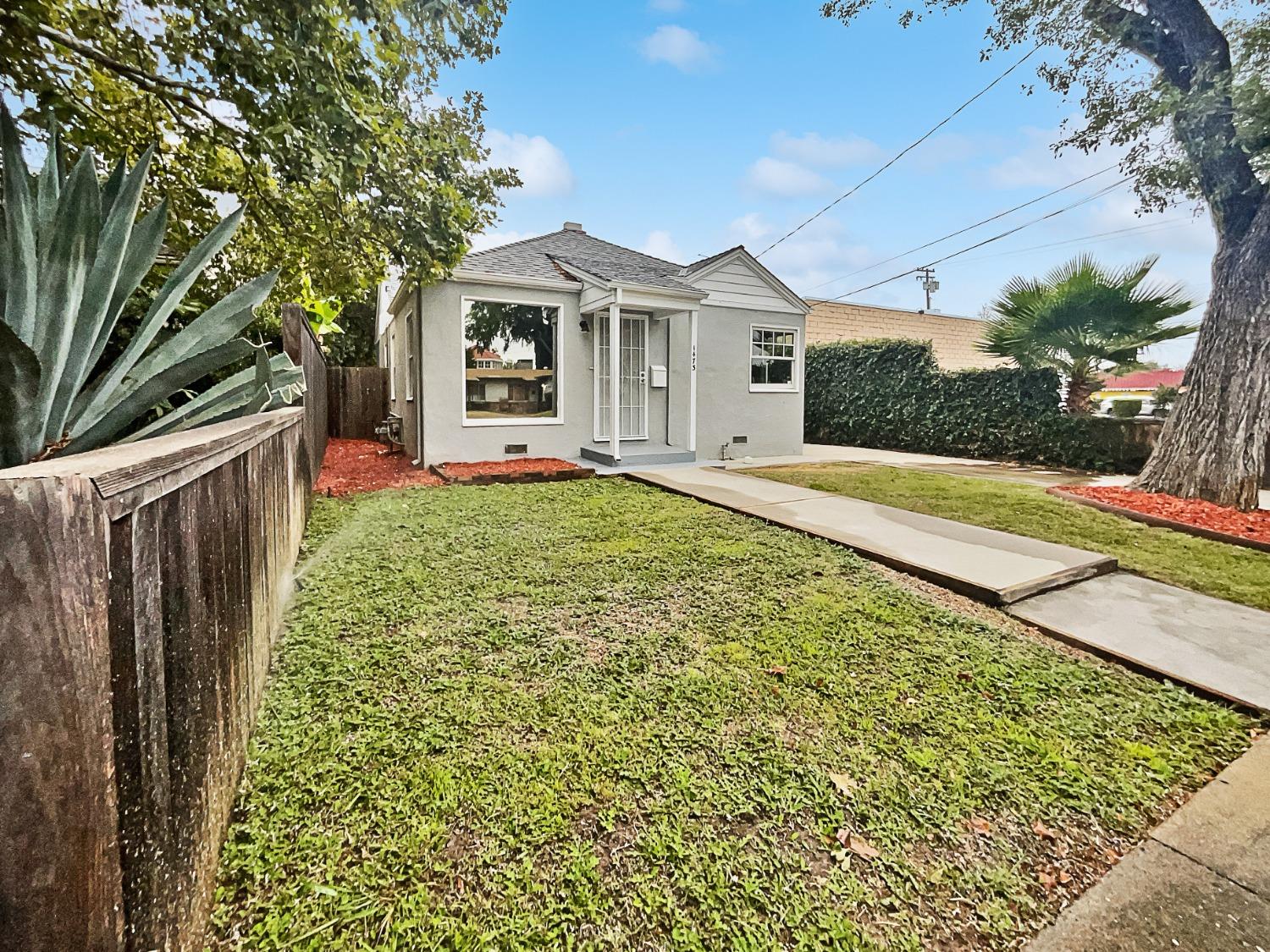 Detail Gallery Image 9 of 30 For 1473 51st St, Sacramento,  CA 95819 - 2 Beds | 1 Baths