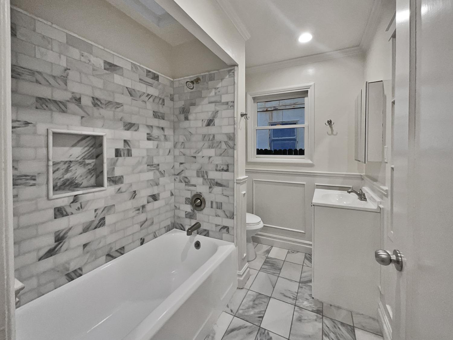 Detail Gallery Image 7 of 30 For 1473 51st St, Sacramento,  CA 95819 - 2 Beds | 1 Baths