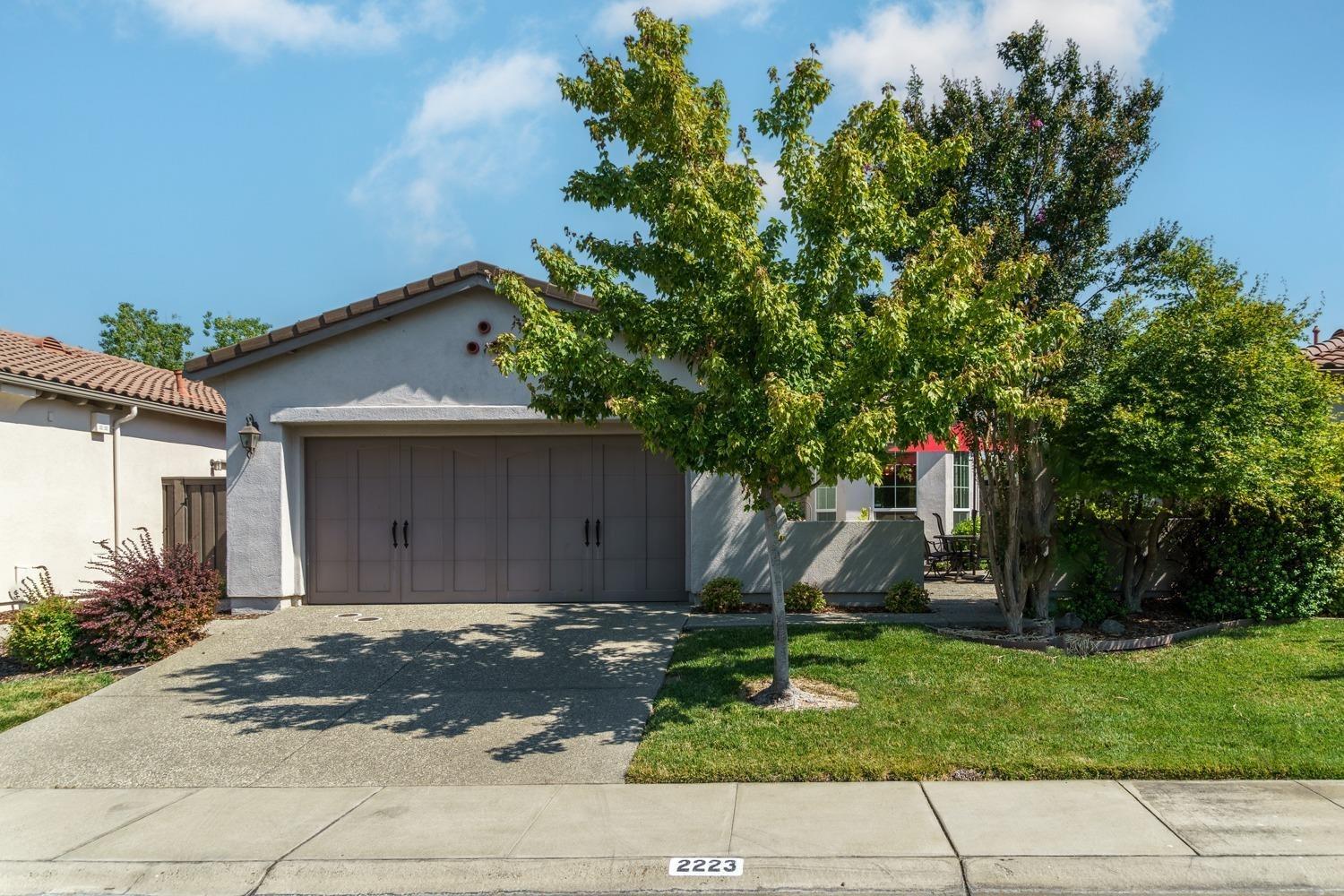 Detail Gallery Image 1 of 35 For 2223 Ryedale Ln, Sacramento,  CA 95835 - 2 Beds | 2 Baths