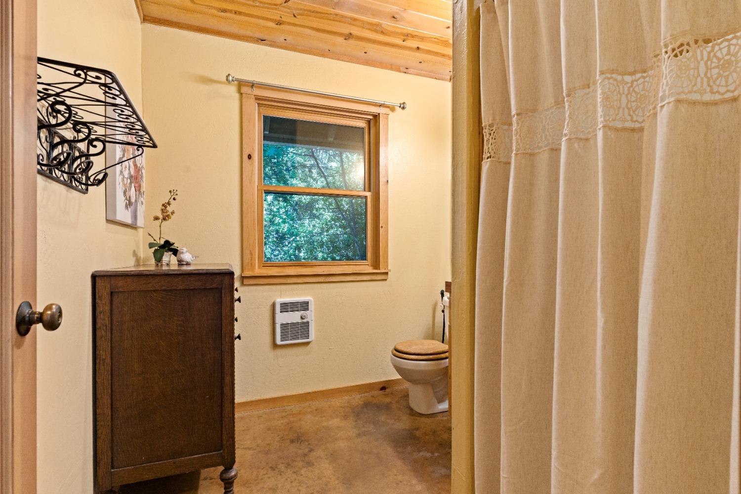 Detail Gallery Image 52 of 99 For 10895 Scotts Flat Dam Road, Nevada City,  CA 95959 - 3 Beds | 2 Baths