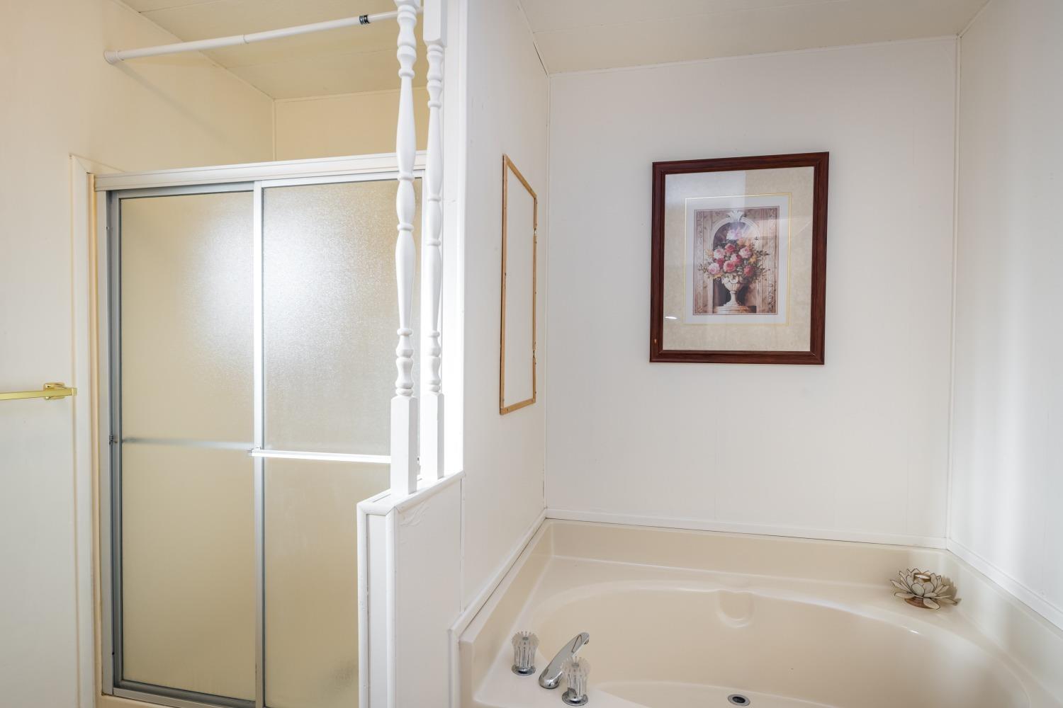 Detail Gallery Image 13 of 33 For 255 Kirkwood Dr, Roseville,  CA 95678 - 2 Beds | 2/1 Baths