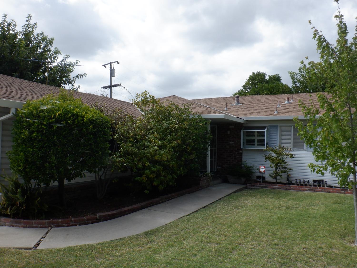 Detail Gallery Image 3 of 34 For 6237 Hemet Ave, Stockton,  CA 95207 - 3 Beds | 2 Baths