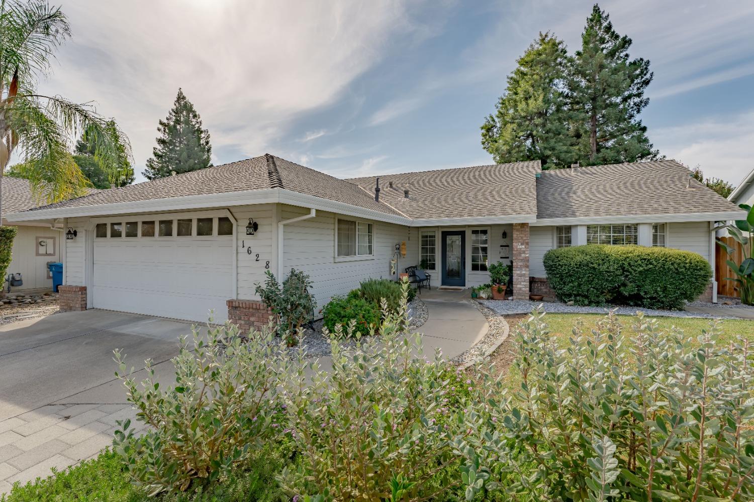 Detail Gallery Image 1 of 1 For 1628 Rebecca Dr, Yuba City,  CA 95993 - 3 Beds | 2 Baths