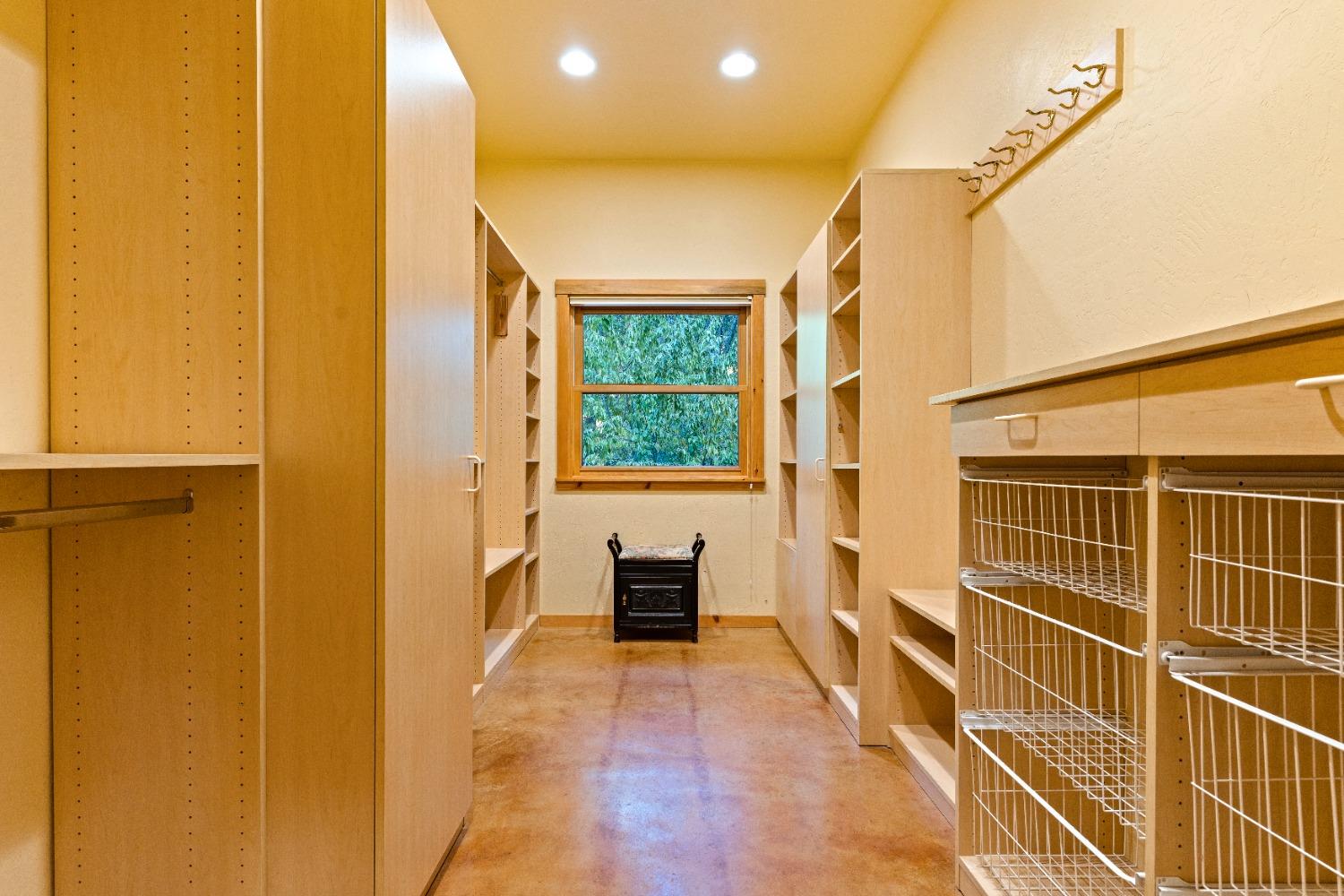 Detail Gallery Image 26 of 99 For 10895 Scotts Flat Dam Road, Nevada City,  CA 95959 - 3 Beds | 2 Baths