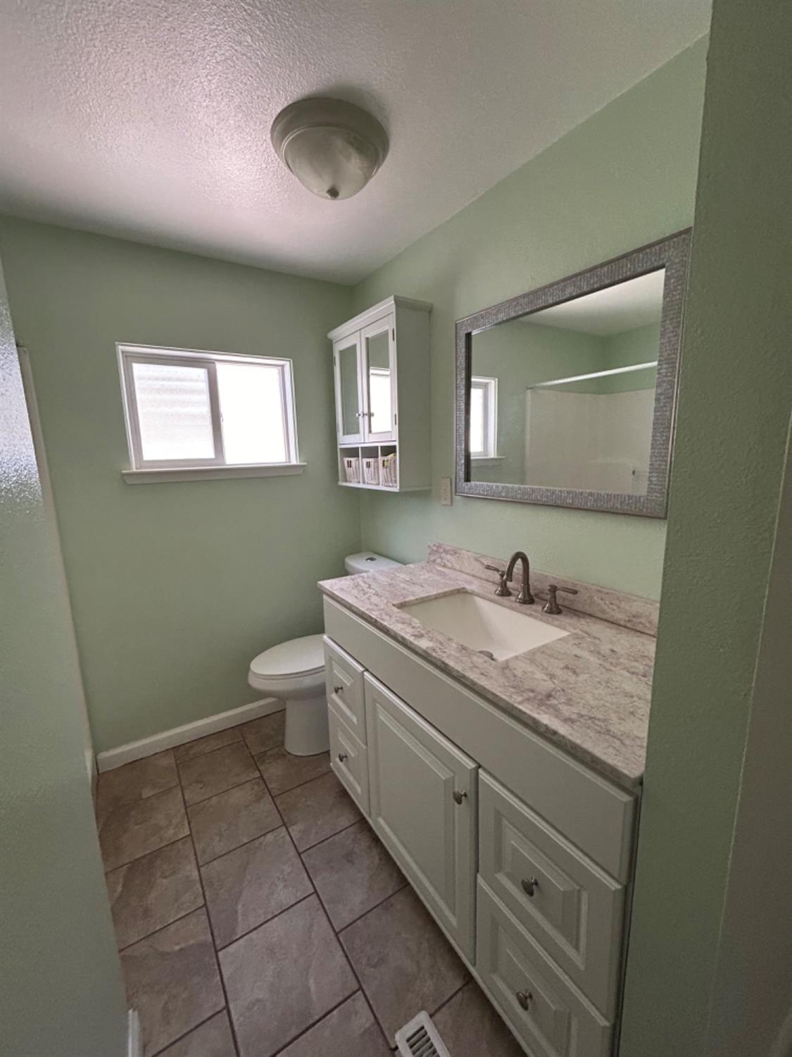 Detail Gallery Image 15 of 29 For 5040 Jackson St 101, North Highlands,  CA 95660 - 2 Beds | 2 Baths