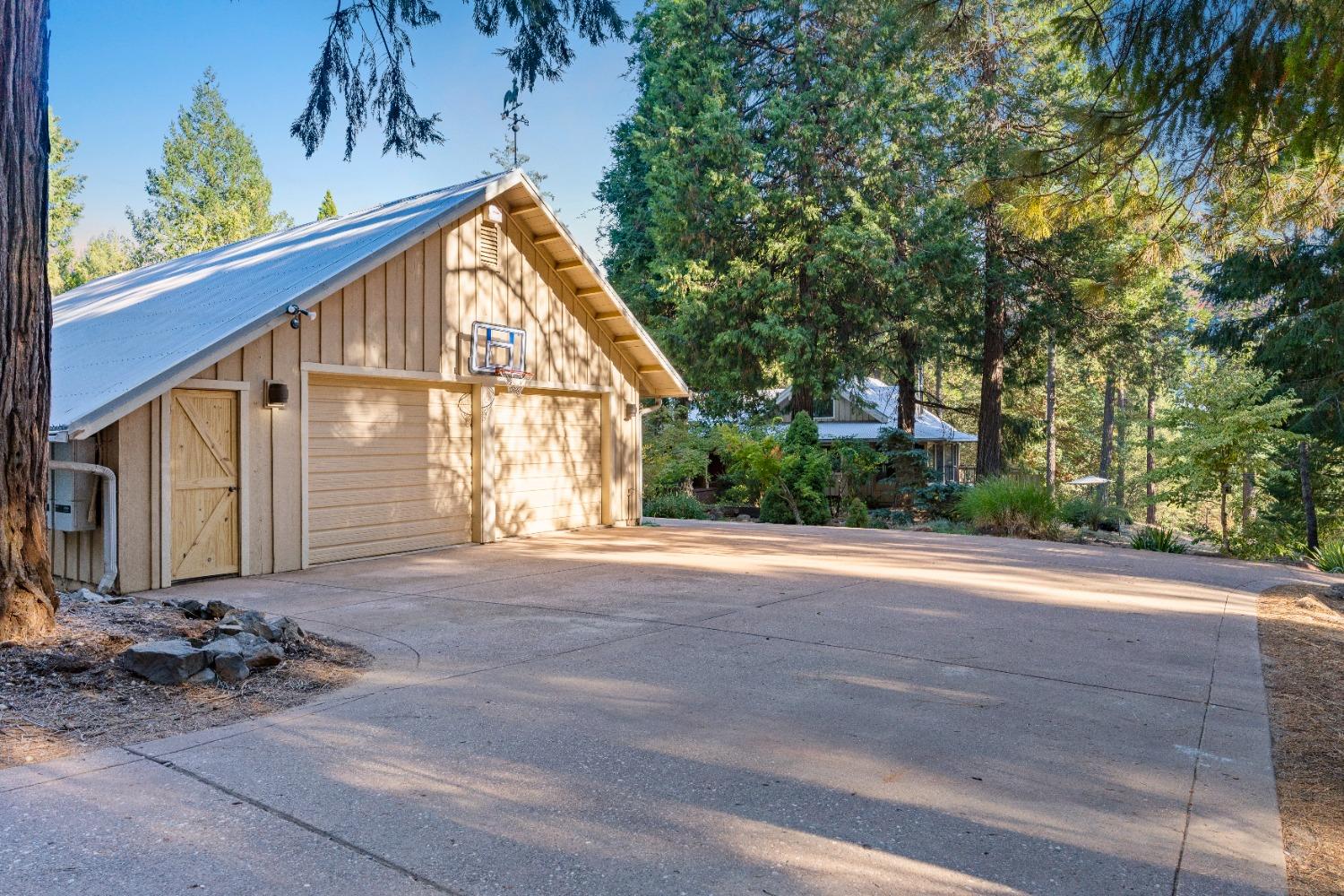 Detail Gallery Image 72 of 99 For 10895 Scotts Flat Dam Road, Nevada City,  CA 95959 - 3 Beds | 2 Baths