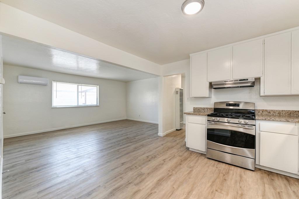 Detail Gallery Image 11 of 22 For 1956 Grand Ave, Sacramento,  CA 95838 - 2 Beds | 1 Baths