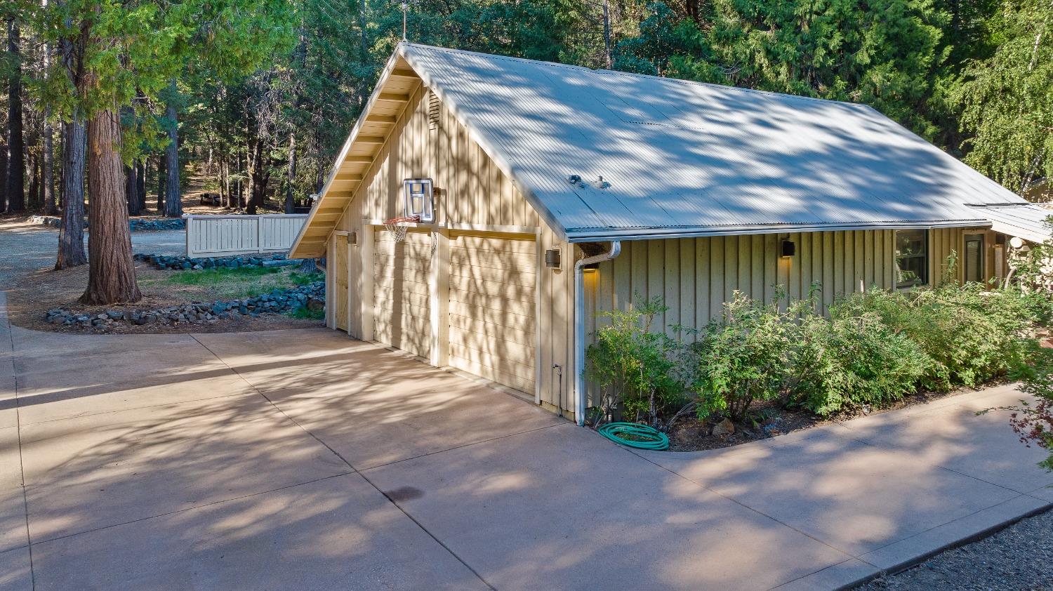 Detail Gallery Image 73 of 99 For 10895 Scotts Flat Dam Road, Nevada City,  CA 95959 - 3 Beds | 2 Baths