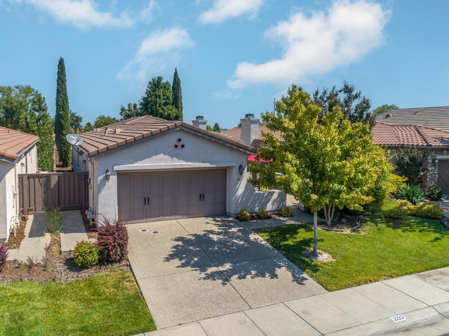 Detail Gallery Image 2 of 35 For 2223 Ryedale Ln, Sacramento,  CA 95835 - 2 Beds | 2 Baths