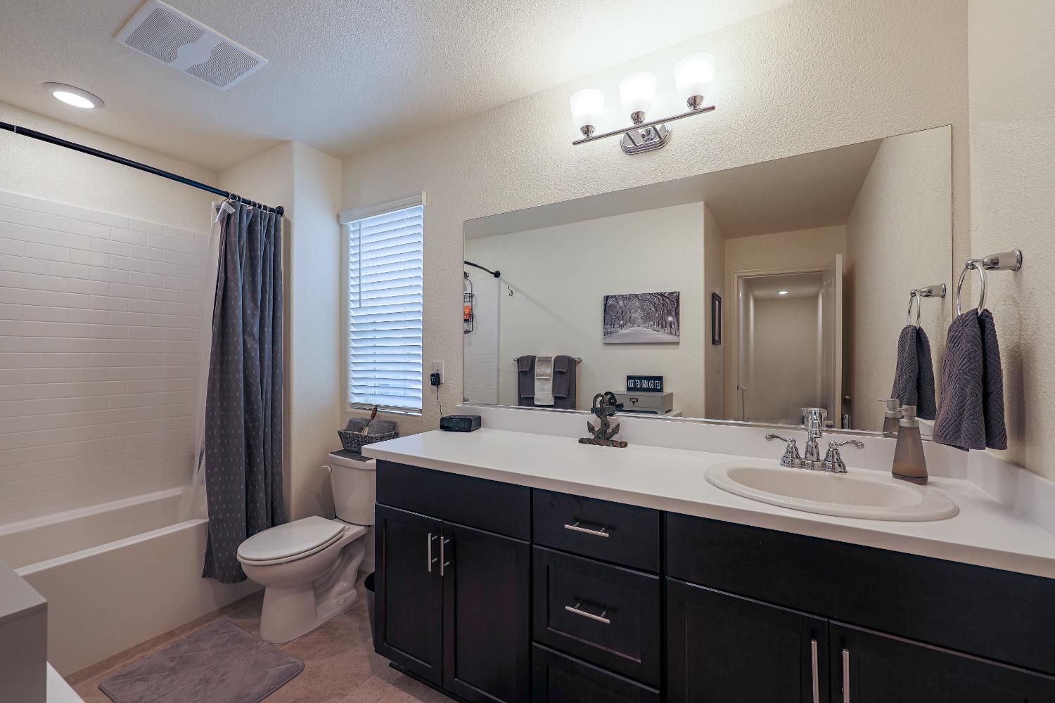 Detail Gallery Image 30 of 59 For 190 Korbel Ave, Merced,  CA 95348 - 3 Beds | 2/1 Baths