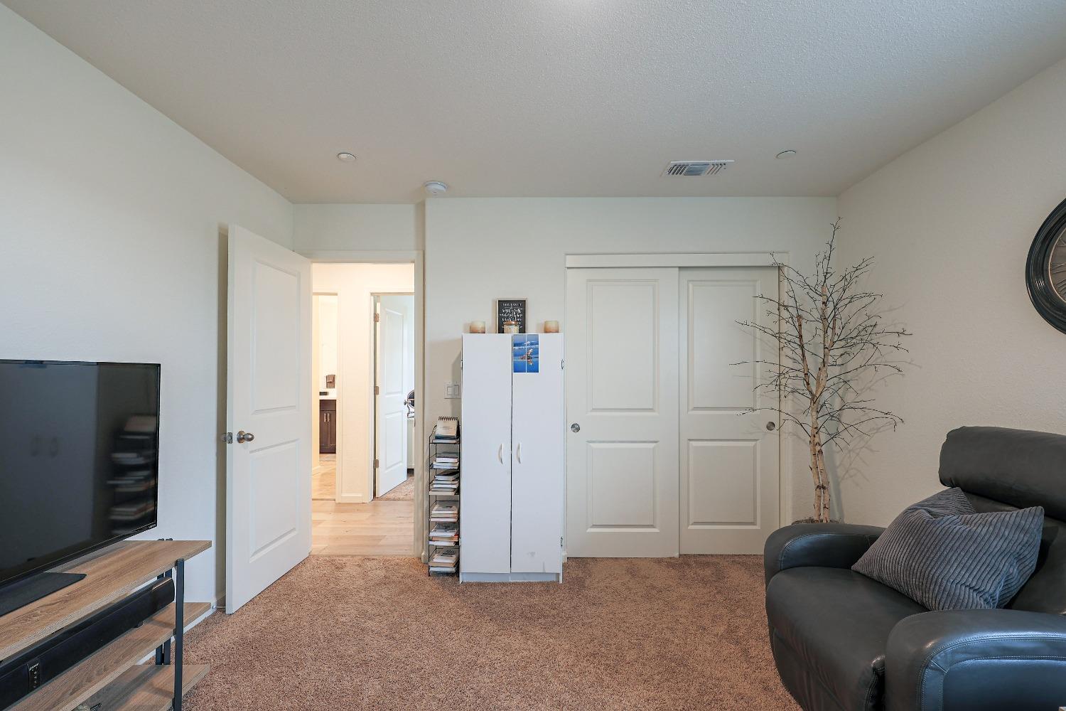 Detail Gallery Image 24 of 59 For 190 Korbel Ave, Merced,  CA 95348 - 3 Beds | 2/1 Baths