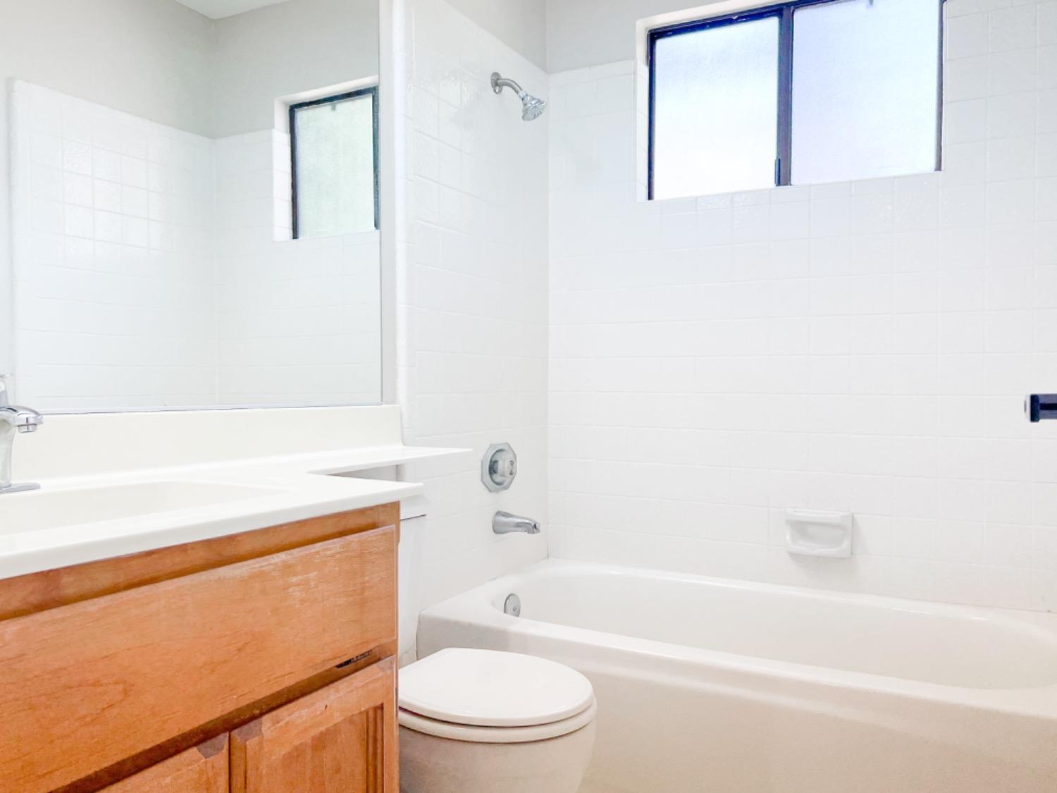 Detail Gallery Image 19 of 39 For 875 Gulfwind Way, Sacramento,  CA 95831 - 3 Beds | 2 Baths